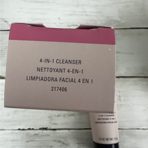 NIB Mary Kay TimeWise® 4-in-1 Cleanser for Normal/Dry Skin 3D® Complex. 4.5 oz. - Picture 3 of 9